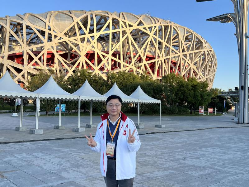 Dr. Lee visited Beijing on behalf of Logos Academy for National Day exchanges